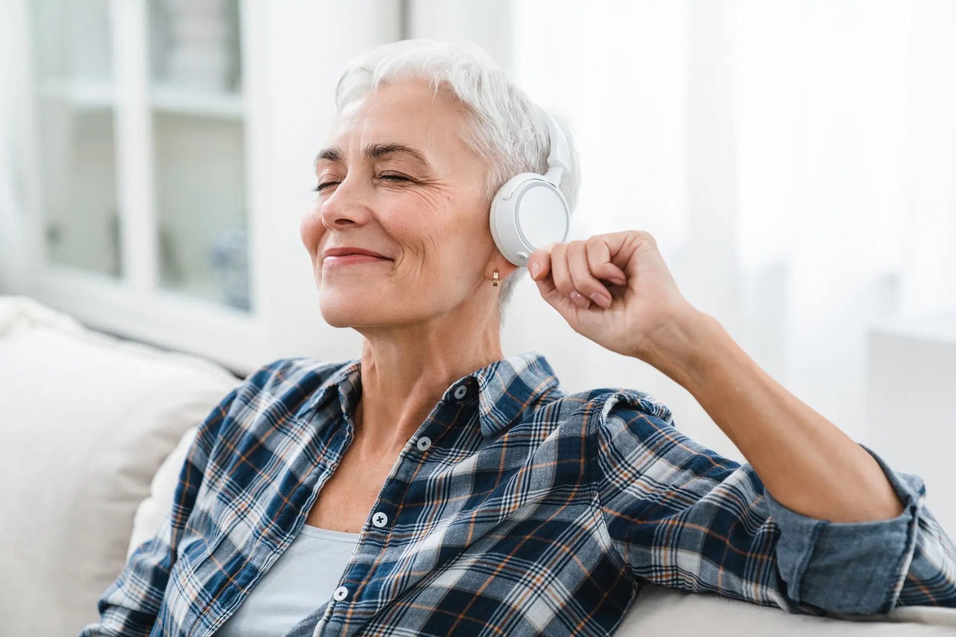 Paid subscription to music application concept